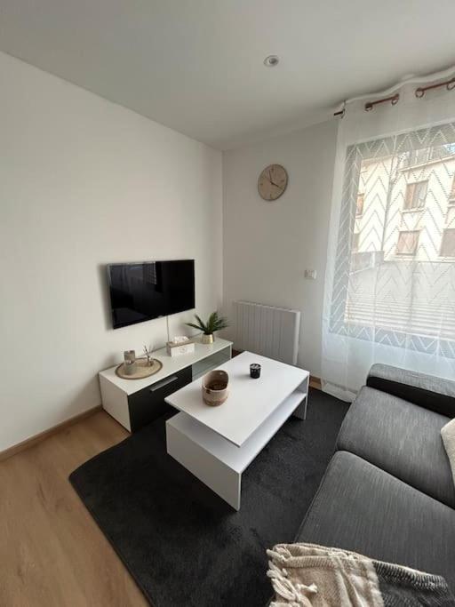 Neuf Equipe Apartment *