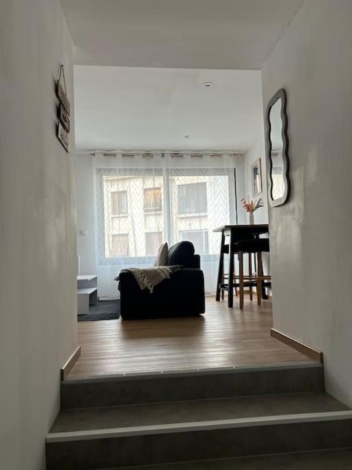 Neuf Equipe Apartment
